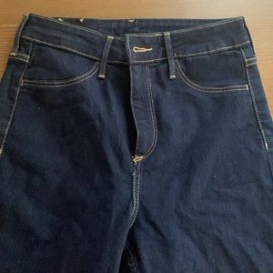 Dark rinse H&M skinny jeans size 28. High waist and full length